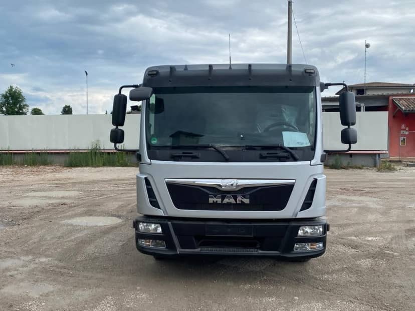 MAN TGM 12.220 CON SCARRABILE NUOVO BALESTRATO ANTERIORE E PNEUMATICO POSTERIORE — foto 11 di 11