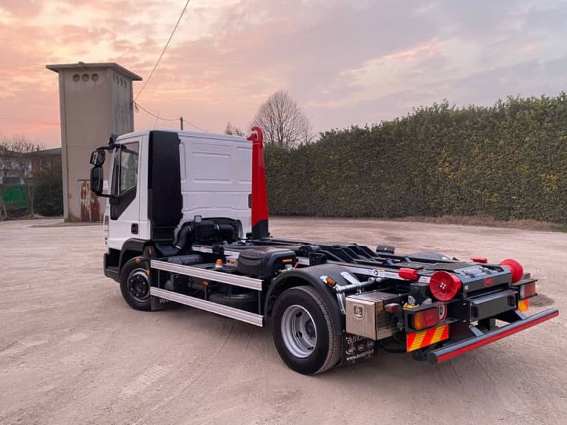 IVECO EUROCARGO 80 E18 CON IMPIANTO SCARRABILE NUOVO BALESTRATO ANTERIORE E PNEU — foto 15 di 24