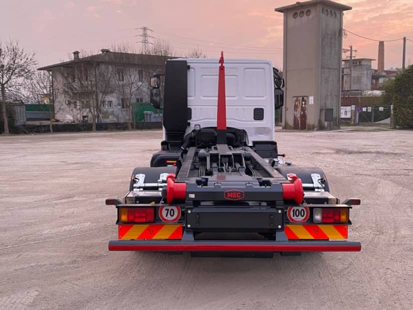 IVECO EUROCARGO 80 E18 CON IMPIANTO SCARRABILE NUOVO BALESTRATO ANTERIORE E PNEU — foto 16 di 24