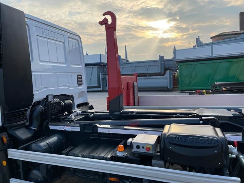 IVECO EUROCARGO 80 E18 CON IMPIANTO SCARRABILE NUOVO BALESTRATO ANTERIORE E PNEU — foto 22 di 24
