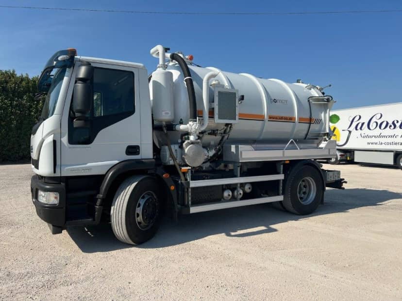 IVECO EUROCARGO 180E28 CON CISTERNA SPURGO — foto 4 di 9