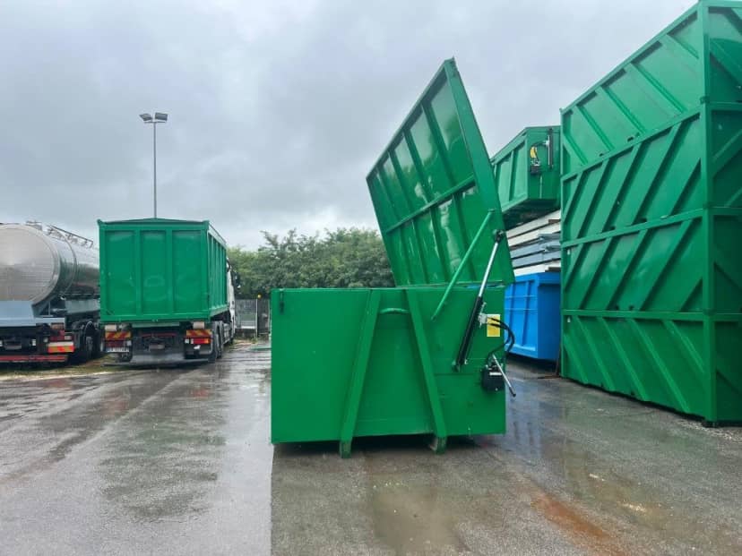 CONTAINER SCARRABILE NUOVO CON COPERCHIO PER INGOMBRANTI · 6 m · 21 m³ · Rif. 25-N-40 — foto 5 di 7