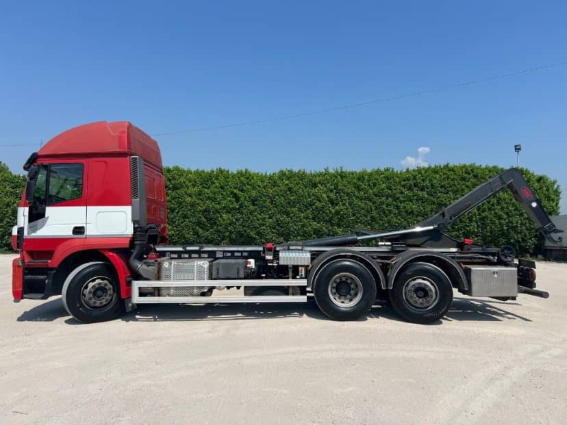 IVECO AT260SY USATO SCARRABILE PNEUMATICO POSTERIORE — foto 2 di 10
