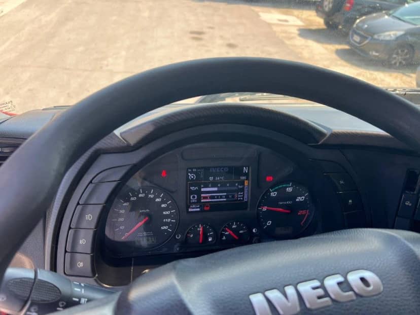 IVECO AT260SY USATO SCARRABILE PNEUMATICO POSTERIORE — foto 9 di 10