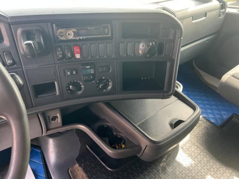 SCANIA 440 USATO TRATTORE CON RALLA — foto 9 di 10