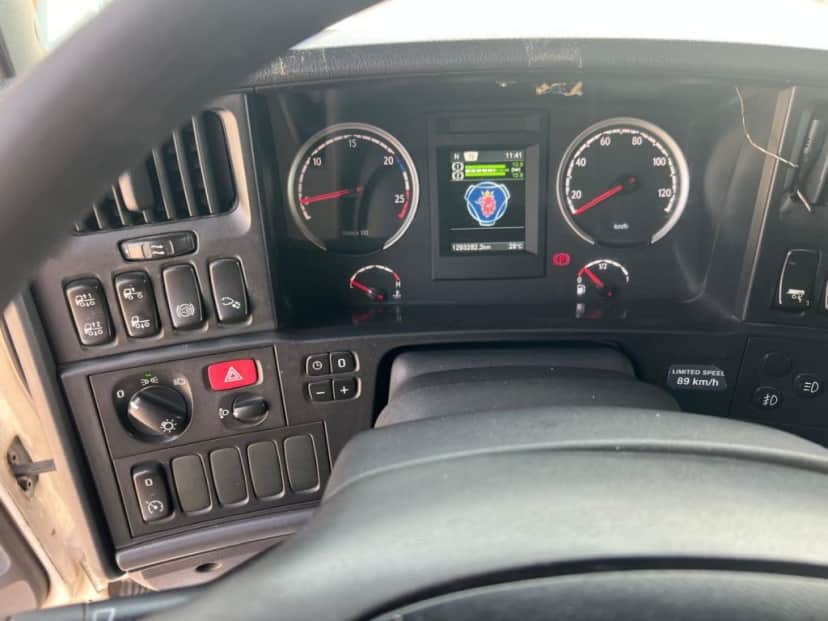 SCANIA 440 USATO TRATTORE CON RALLA — foto 10 di 10