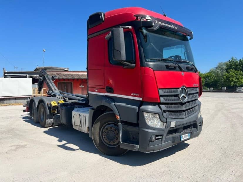 MERCEDES ACTROS 25.51 SCARRABILE PNEUMATICO POSTERIORE 6X2 — foto 7 di 10