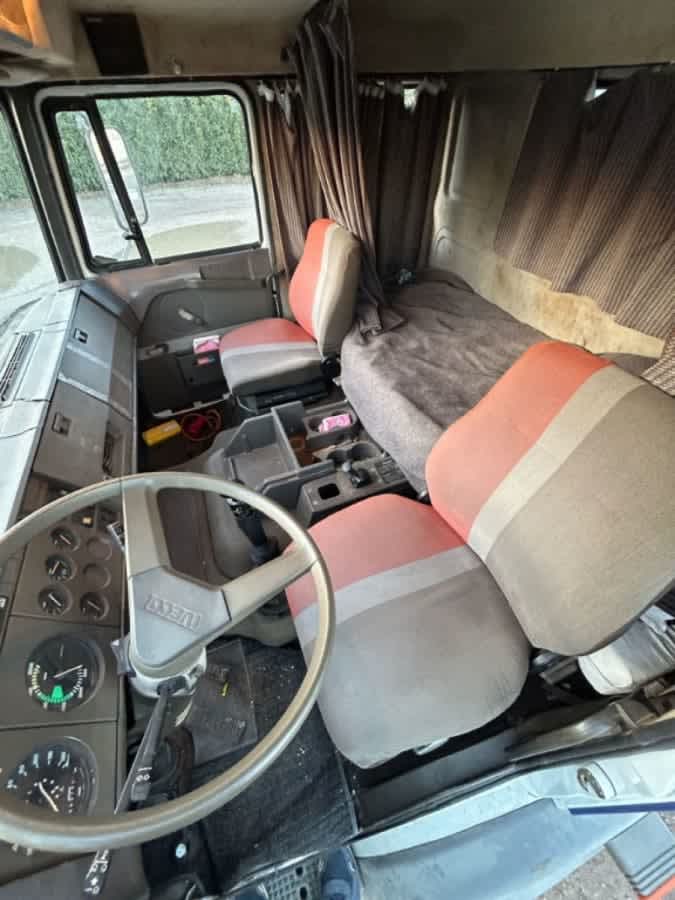 IVECO 175/24 A TELAIO BALESTRATO ANTERIORE E POSTERIORE 6X2 — foto 4 di 6