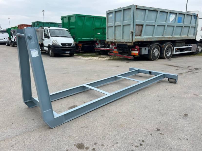 CULLA SCARRABILE NUOVA CON TRAVI DA 160 MM CON GANCIO E CORSIE STANDARD · 4,2 m · Rif. 25-N-26
