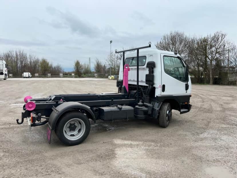 MITSUBISHI CANTER 3.0 SCARRABILE BALESTRATO CON DUE CASSE — foto 6 di 9