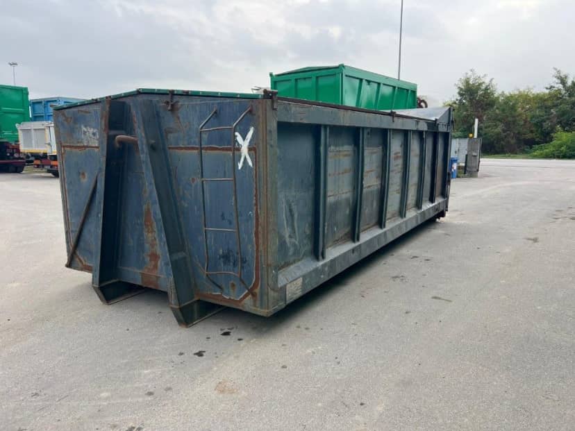 CONTAINER SCARRABILE USATO CON COPERCHIO PER INGOMBRANTI CON · 6,1 m · 21 m³ · Rif. 25-U-137