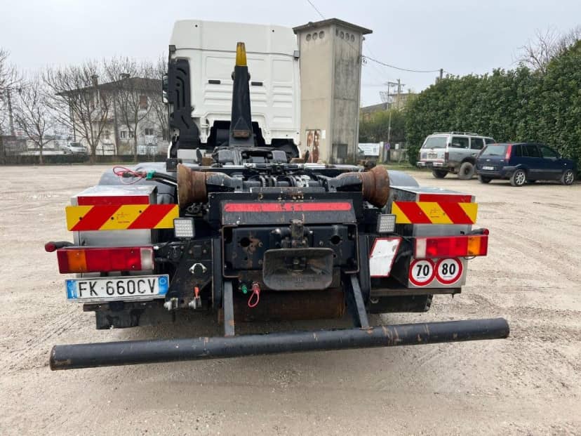 MAN TGX 26.500 USATO SCARRABILE PNEUMATICO POSTERIORE 6X2 — foto 4 di 8