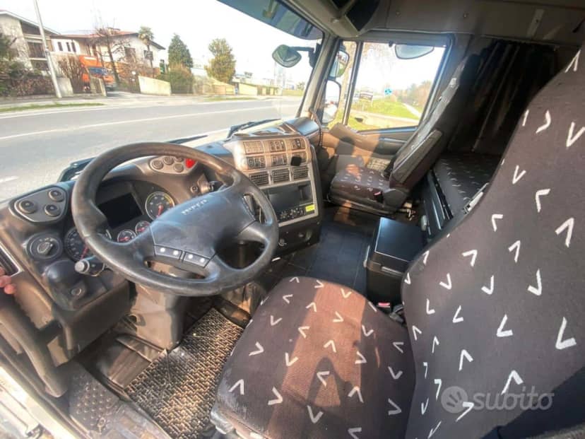 Motirice scarrabile Iveco Stralis 450 — foto 9 di 12