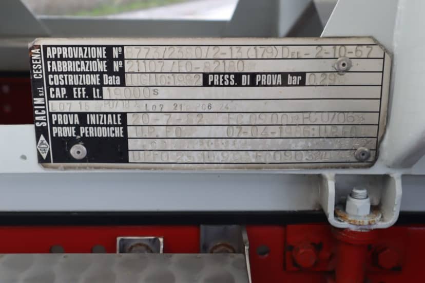 MOTRICE CISTERNA DA CARBURANTE — foto 19 di 22