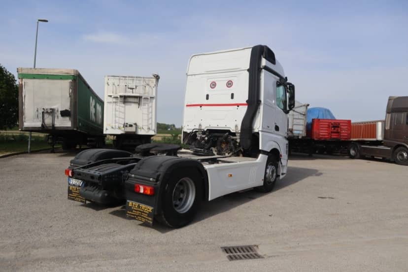 TRATTORE STRADALE CON IMPIANTO IDRAULICO EURO 6 — foto 11 di 14