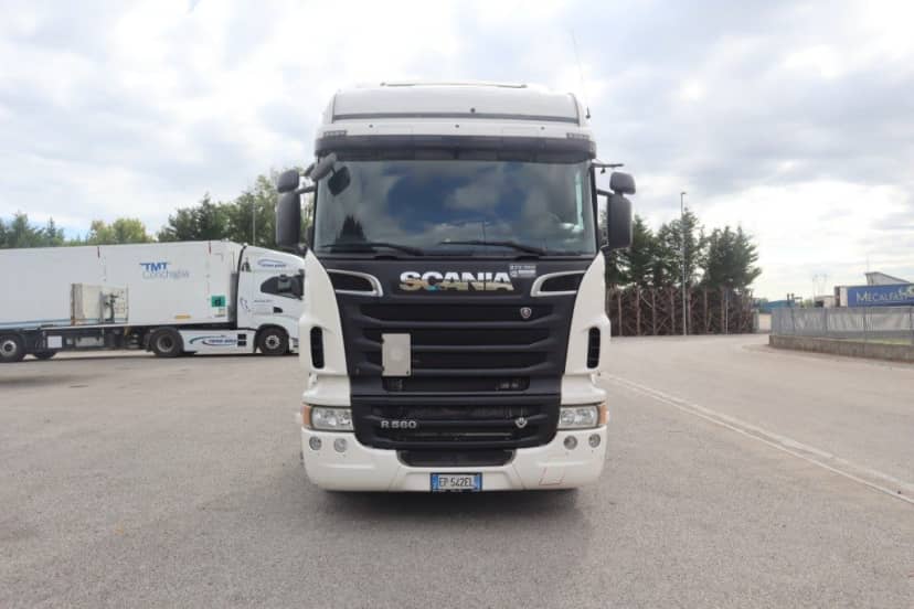 TRATTORE STRADALE EURO 6 — foto 3 di 16