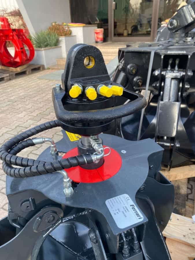 POLIPO NUOVO MARCA FERRARI A 4 PALE CON ROTORE IDRAULICO — foto 4 di 6