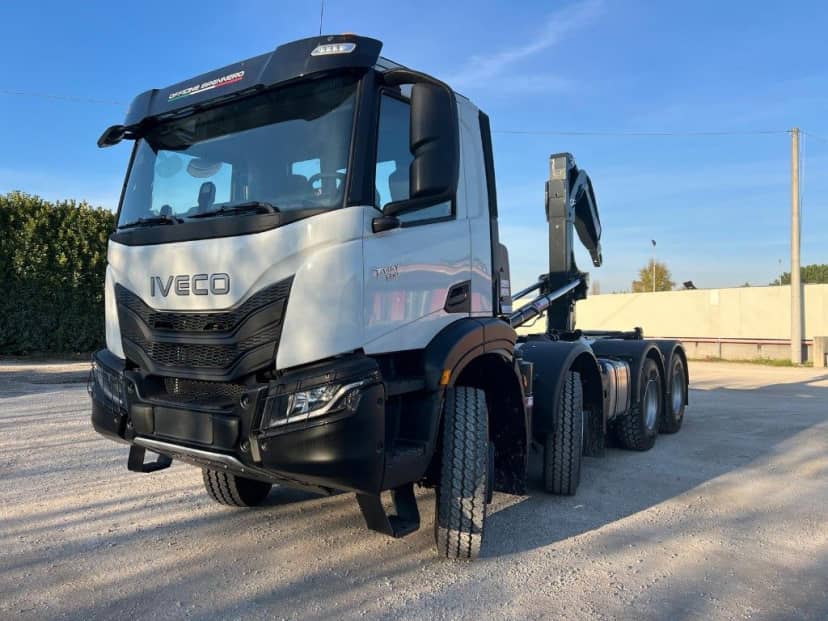 IVECO TRAKKER T-WAY AD500 NUOVO SCARRABILE BALESTRATO 8X4 — foto 3 di 13