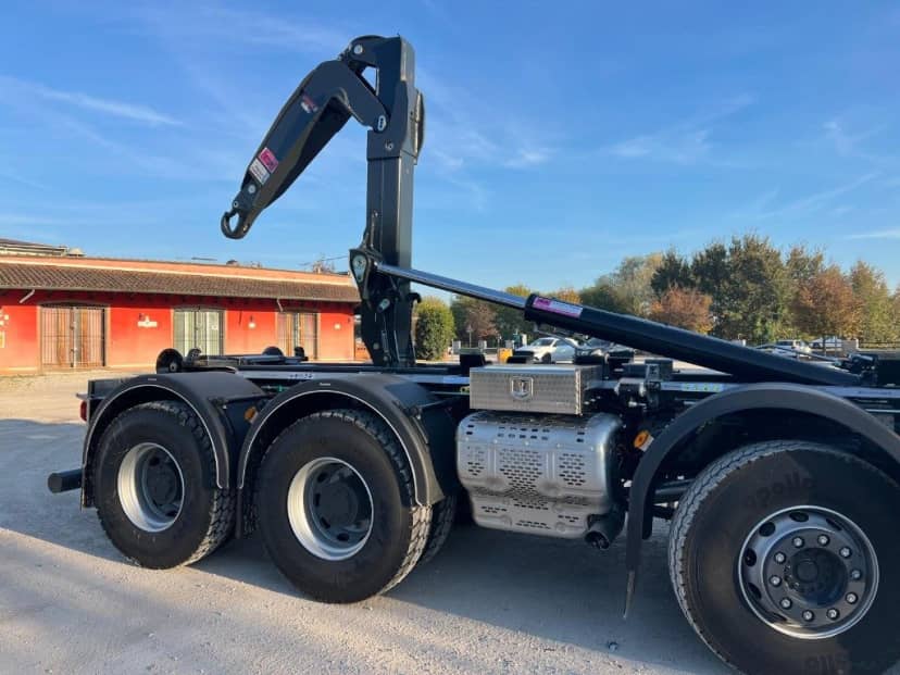 IVECO TRAKKER T-WAY AD500 NUOVO SCARRABILE BALESTRATO 8X4 — foto 6 di 13