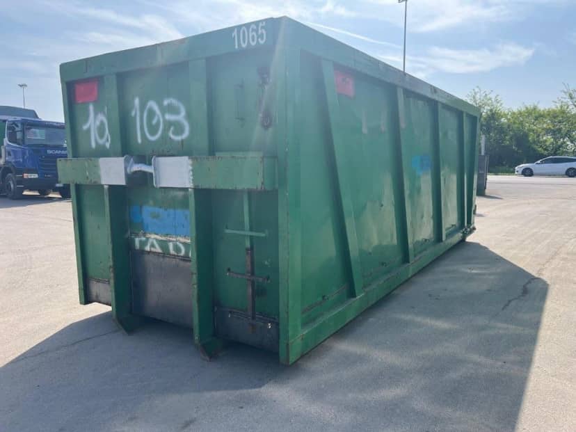 CONTAINER SCARRABILE USATO A CIELO APERTO PER INGOMBRANTI · 6,4 m · 33 m³ · Rif. 26-U-47