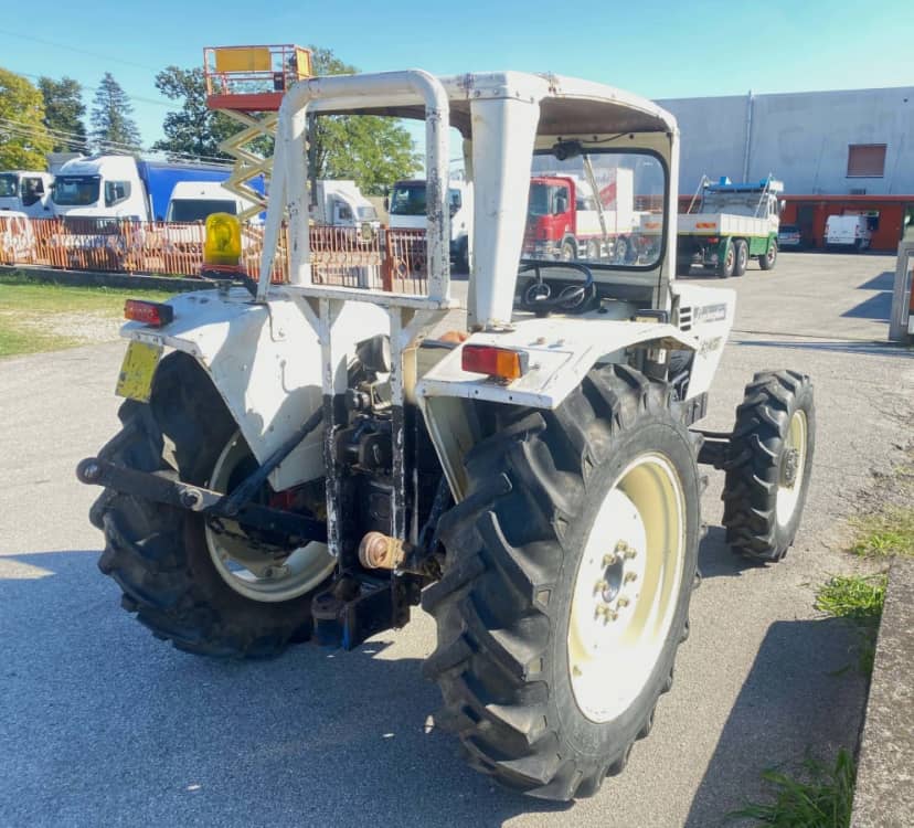 Trattore agricolo Lamborghini — foto 3 di 7
