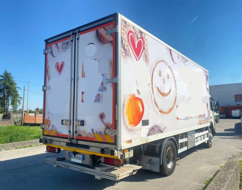 Motrice Volvo FM7 2 assi con cassone ISOTERMICO — foto 4 di 12