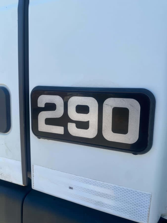 Motrice Volvo FM7 2 assi con cassone ISOTERMICO — foto 7 di 12