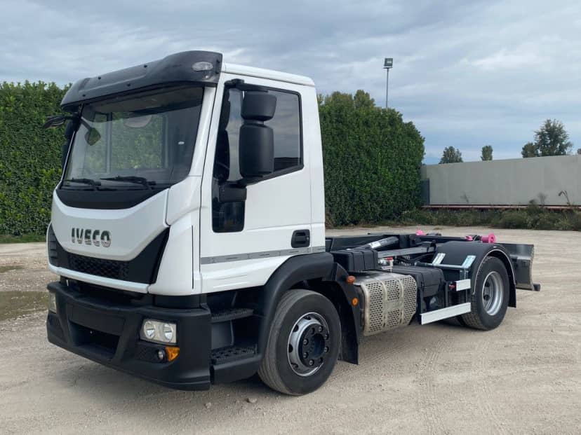 IVECO EUROCARGO 120E25 SCARRABILE BALESTRATO ANTERIORE E PNEUMATICO POSTERIORE