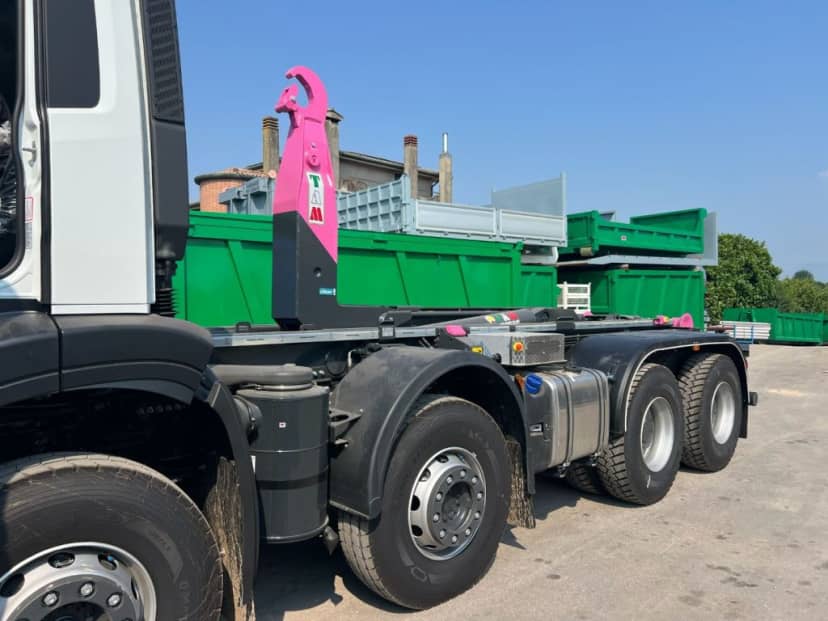 IVECO TRAKKER T-WAY AD540 NUOVO SCARRABILE BALESTRATO 8X4 — foto 4 di 12