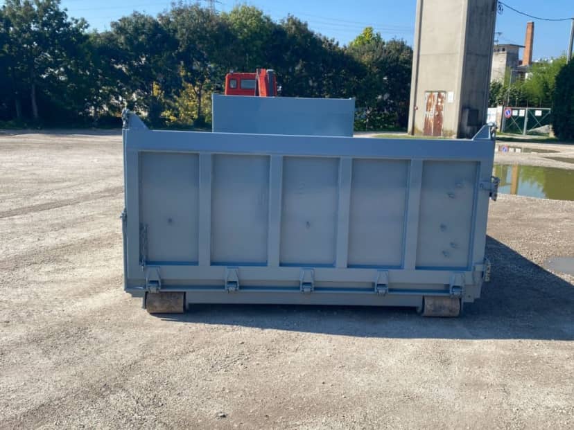 CONTAINER A PIANALE CON PIANTONI RIMOVIBILI IN FERRO E SPONDE IN TR5 · 6 m · Rif. 22-N-36 — foto 7 di 10