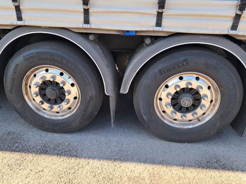 Semirimorchio Bartoletti metri 12 centinato con sponda idraulica — foto 8 di 10
