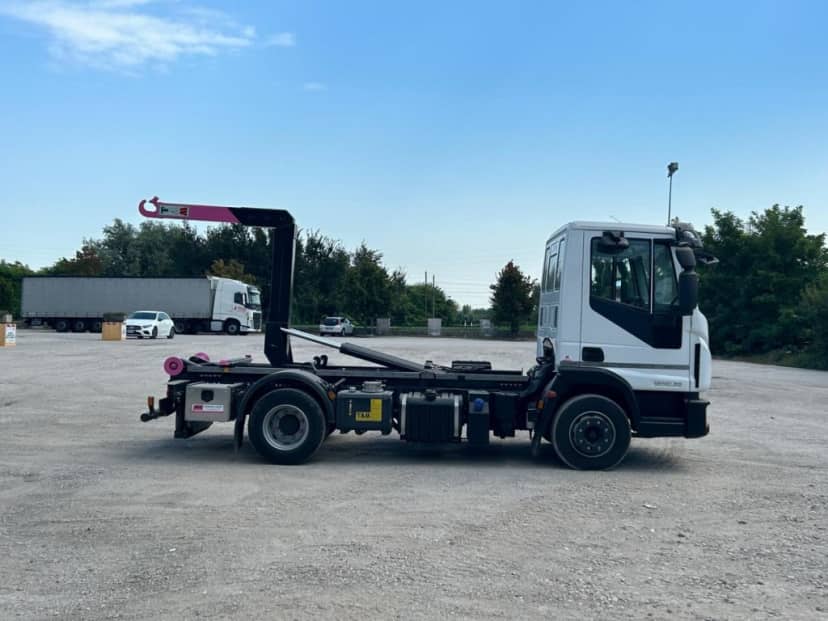IVECO 120EL22 CON SCARRABILE NUOVO BALESTRATO ANTERIORE E PNEUMATICO POSTERIORE — foto 6 di 11