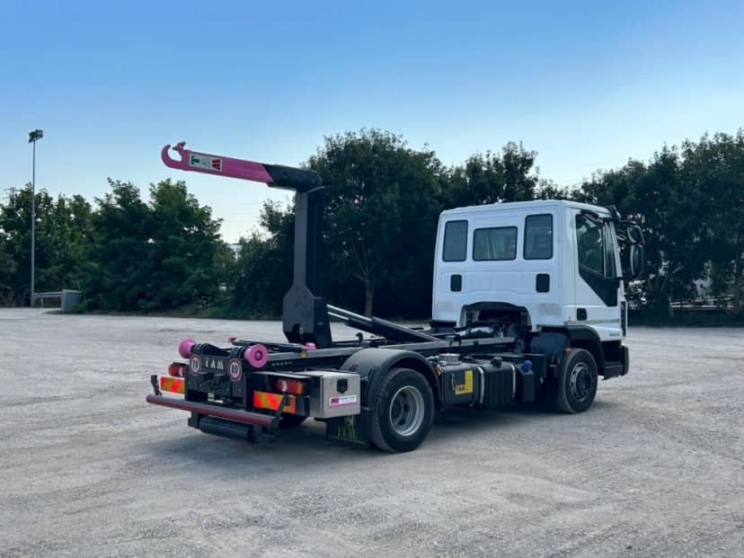 IVECO 120EL22 CON SCARRABILE NUOVO BALESTRATO ANTERIORE E PNEUMATICO POSTERIORE — foto 7 di 11