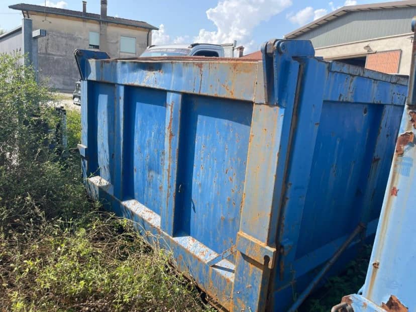 CONTAINER SCARRABILE USATO A CIELO APERTO PER INGOMBRANTI DA · 5 m · 15 m³ · Rif. 25-U-115 — foto 2 di 9
