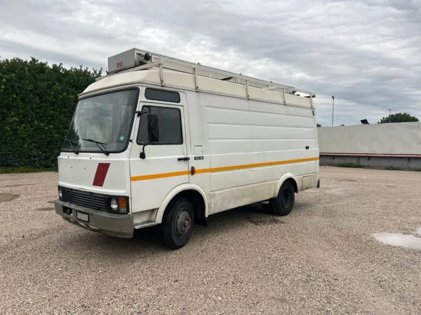 FIAT 60 10 USATO VEICOLO USO SPECIALE PER NEGOZIO AMBULANTE (PATENTE C)
