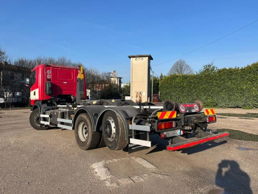 SCANIA CV 440 SCARRABILE BALESTARTO ANTERIORE E PNEUMATICO POSTERIORE 6X2 — foto 6 di 8