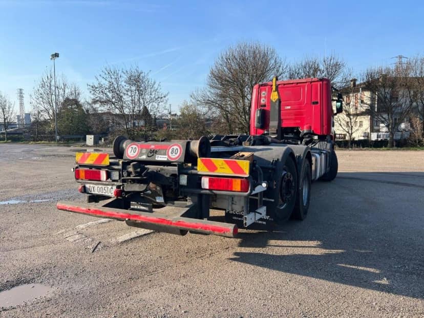SCANIA CV 440 SCARRABILE BALESTARTO ANTERIORE E PNEUMATICO POSTERIORE 6X2 — foto 7 di 8