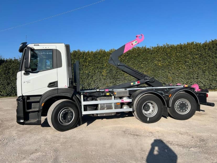 IVECO X-WAY AD280X500 NUOVO SCARRABILE 6X2 — foto 2 di 12