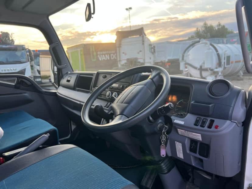 MITSUBISHI FUSO 7C15 SCARRABILE NUOVO BALESTRATO ANTERIORE E POSTERIORE — foto 9 di 13