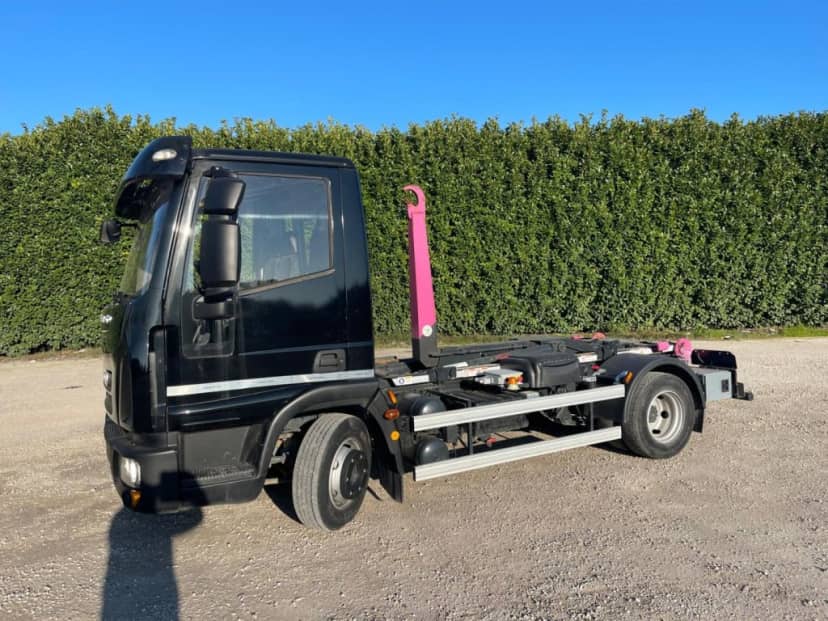 IVECO EUROCARGO 75E18 CON SCARRABILE NUOVO BALESTRATO ANTERIORE E PNEUMATICO — foto 3 di 9