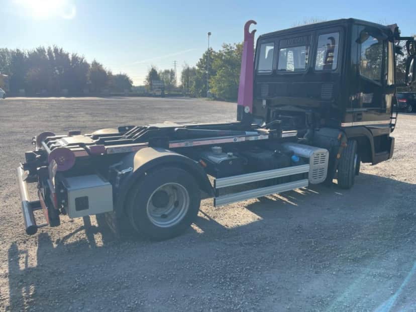 IVECO EUROCARGO 75E18 CON SCARRABILE NUOVO BALESTRATO ANTERIORE E PNEUMATICO — foto 7 di 9