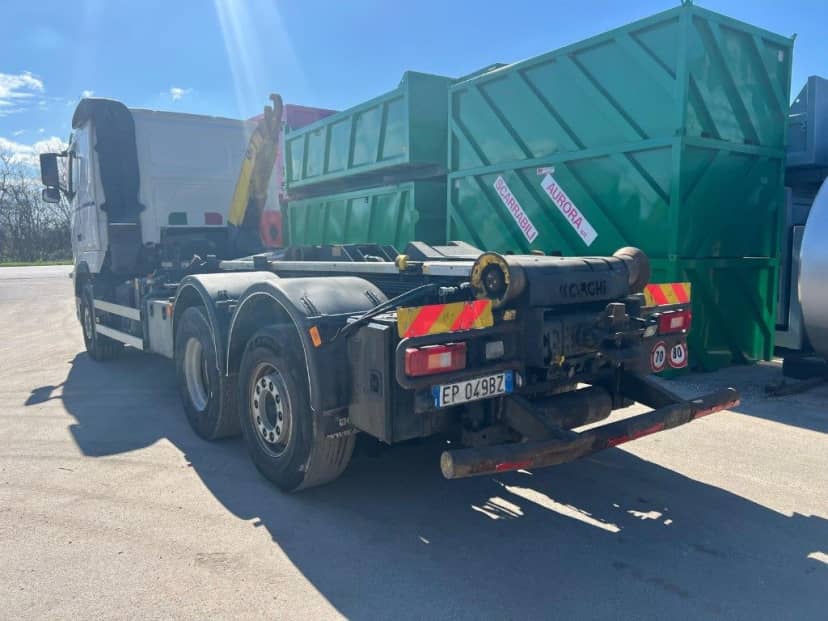 VOLVO FH500 SCARRABILE USATO PNEUMATICO POSTERIORE 6X2 — foto 6 di 9