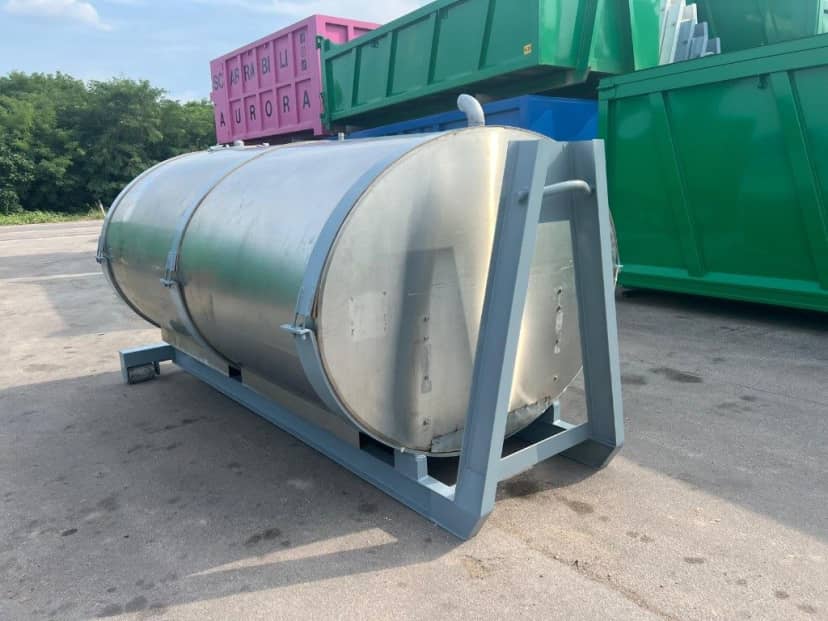 CISTERNA USATA SCARRABILE IN ACCIAIO INOX · 3,7 m · 7000 l · Rif. 26-U-89 — foto 2 di 6