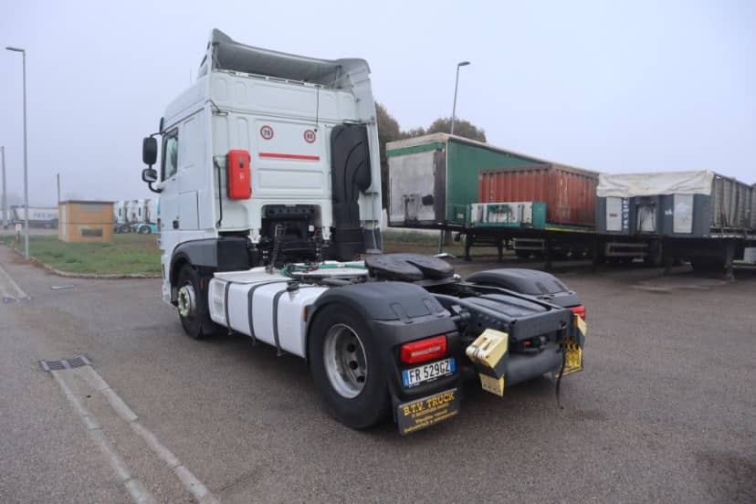 TRATTORE STRADALE IN ADR CON IMPIANTO IDRAULICO — foto 8 di 15