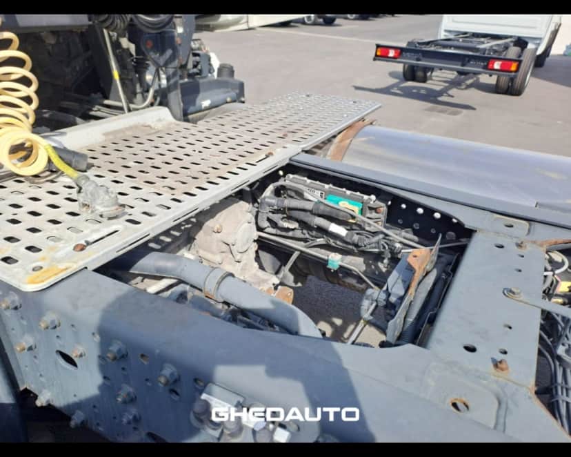 TRATTORE STRADALE IVECO STRALIS 460 LNG METANO — foto 7 di 21