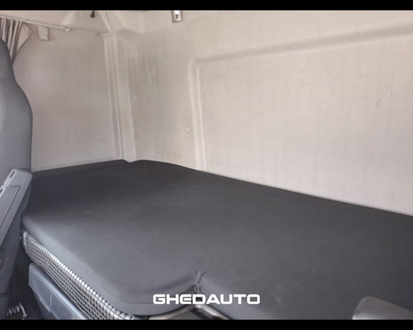 TRATTORE STRADALE IVECO STRALIS 460 LNG METANO — foto 14 di 21