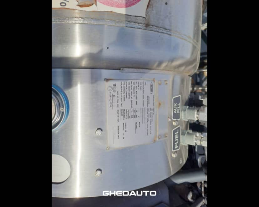 TRATTORE STRADALE IVECO STRALIS 460 LNG METANO — foto 18 di 21
