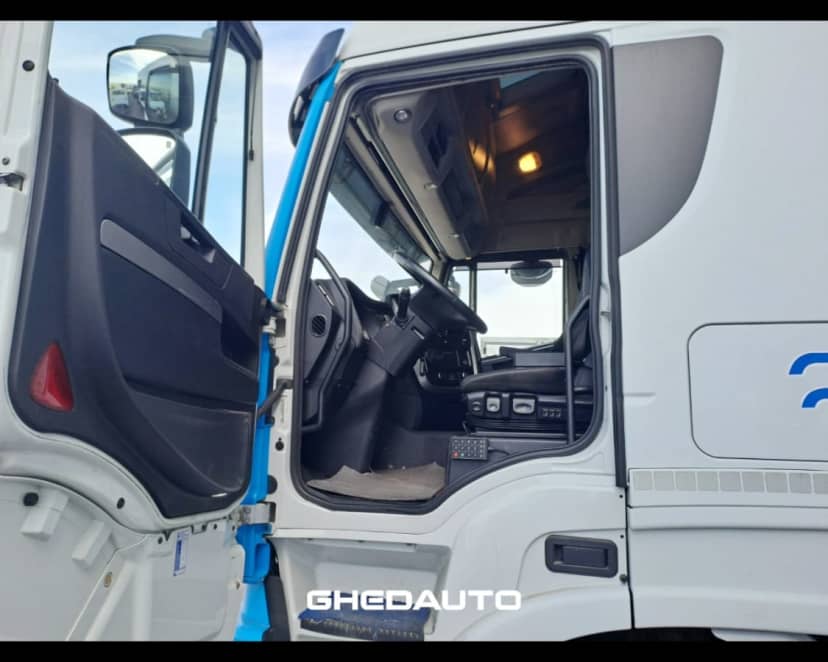TRATTORE STRADALE IVECO STRALIS 460 LNG METANO — foto 11 di 21