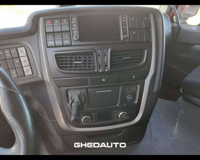 TRATTORE STRADALE IVECO STRALIS 460 A METANO — foto 7 di 19