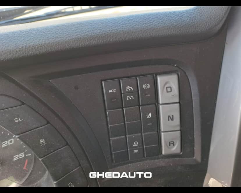 TRATTORE STRADALE IVECO STRALIS 460 A METANO — foto 11 di 19